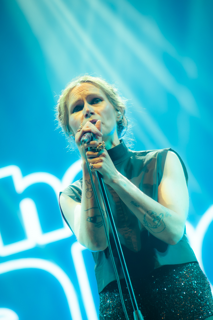 The Cardigans en Bogotá: El arte de la nostalgia