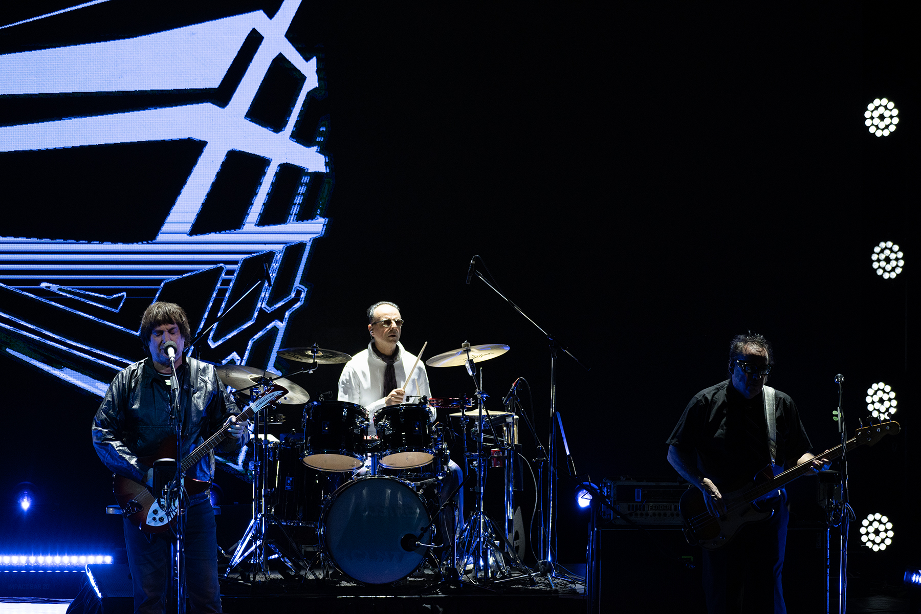Los Tres - Lanzamiento ''XCLNT''