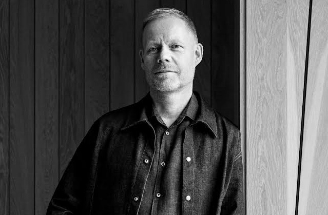 Max Richter comparte los detalles de su nuevo disco "While The Flood Rages"