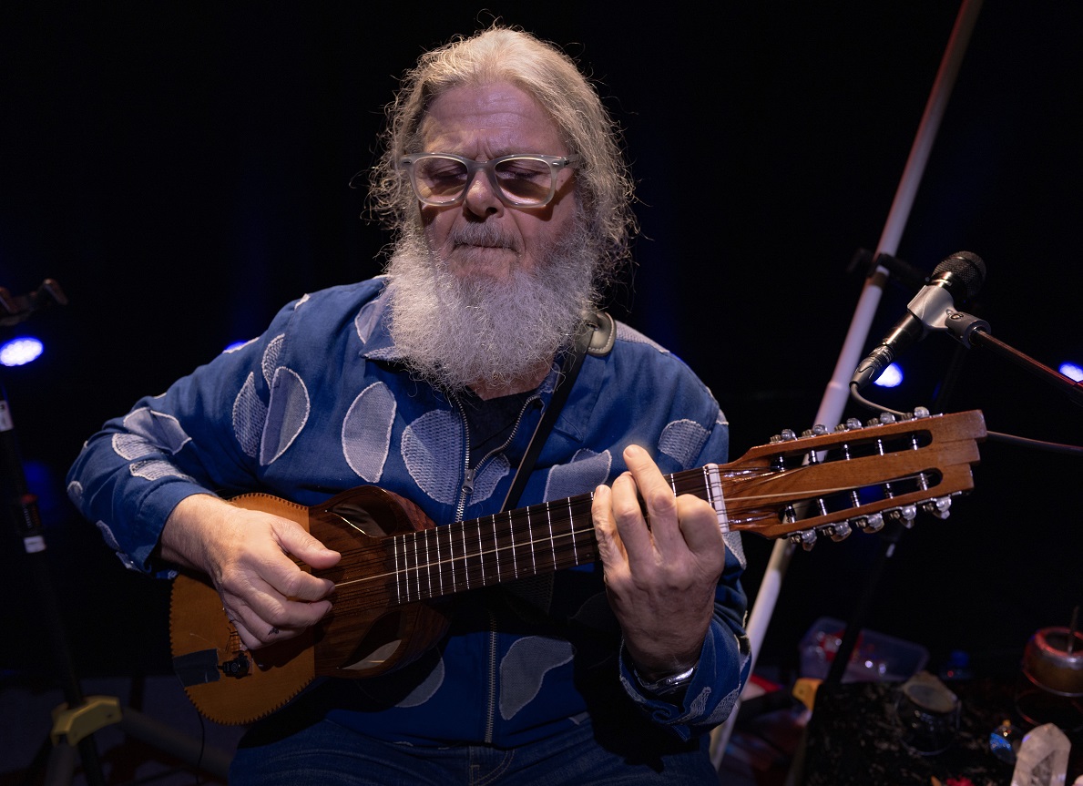 Además dictará una clase magistral 