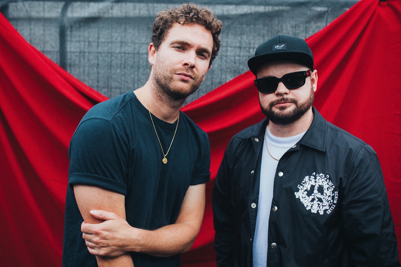 'Swallow the Bomb' es el flamante single del dúo