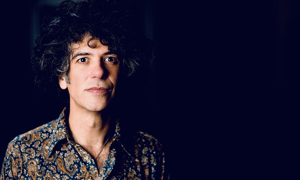 Kavus Torabi programa su disco solista "October By Name"