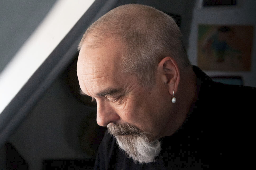 Conoce dos de sus composiciones