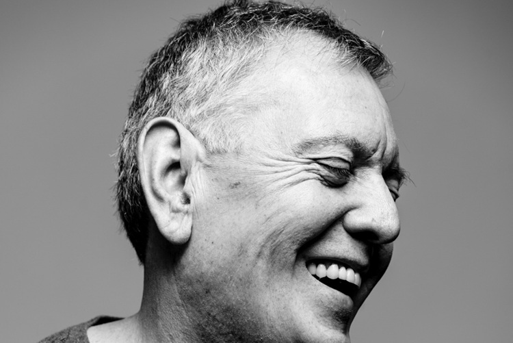 Carlos Cabezas: 40 años en una sola voz