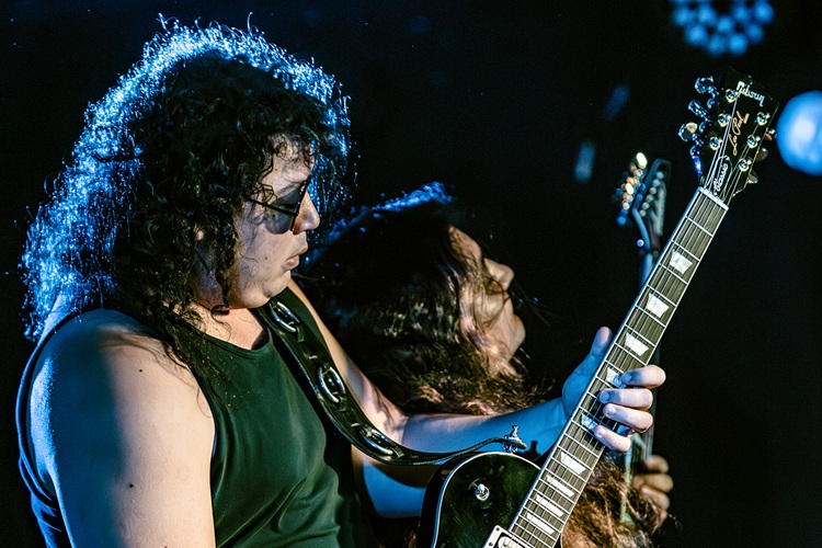 Unto Others: Revivió el Rock and Roll