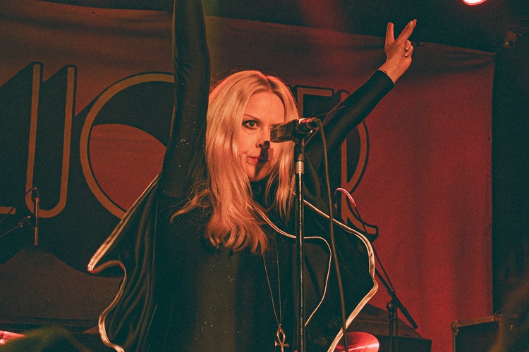 Lucifer: Cortando cabezas