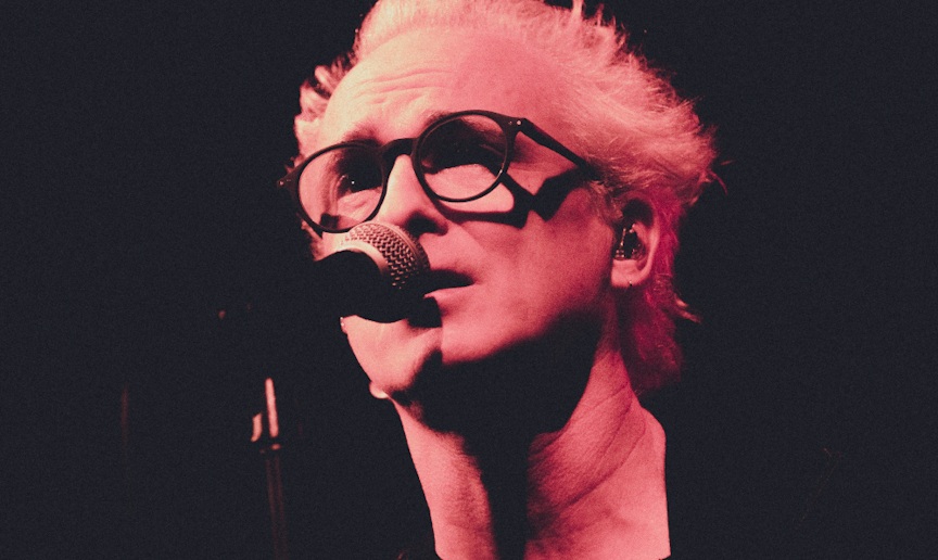 Travis: Conexión total en una noche sin fisuras