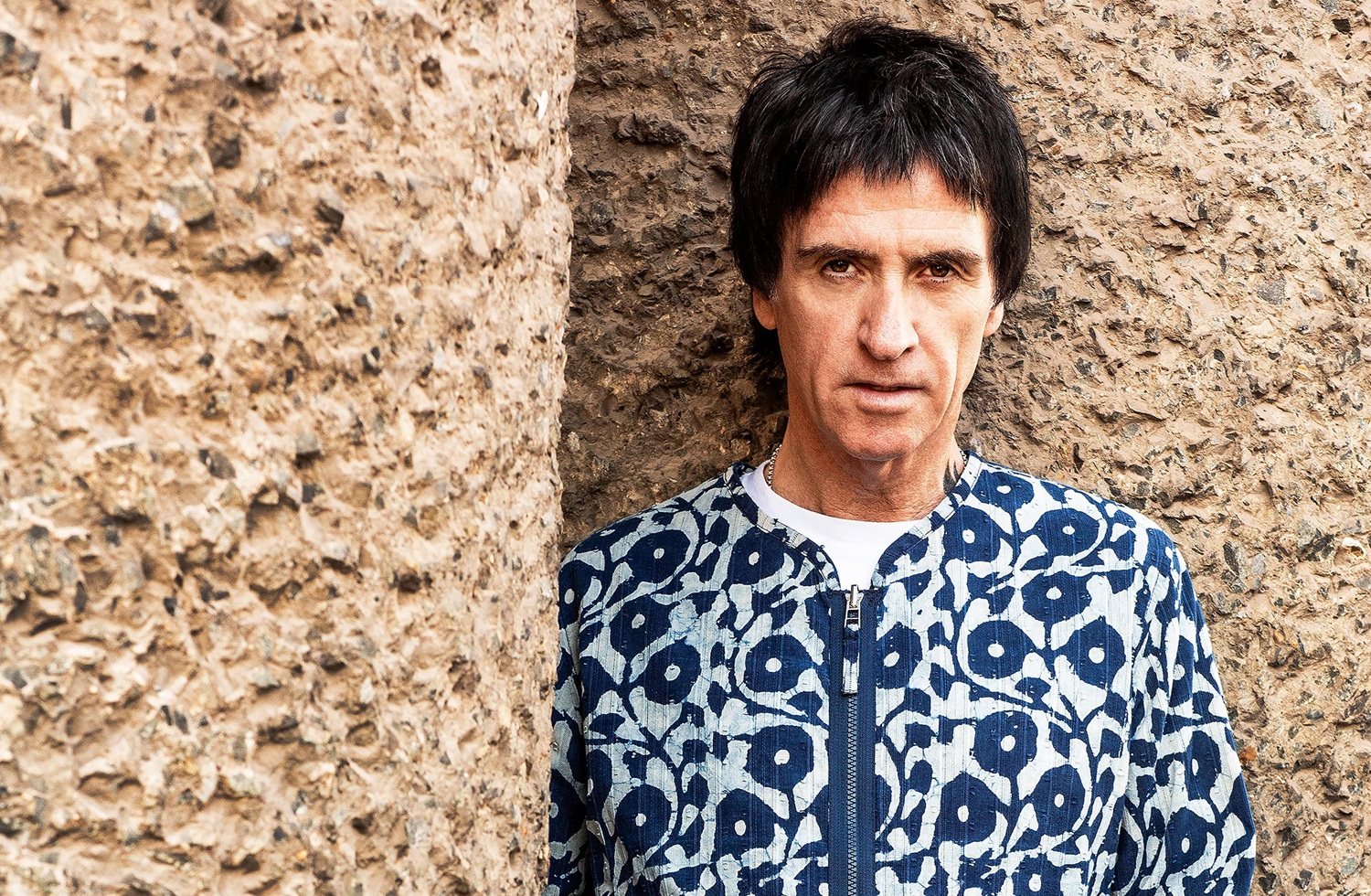 Johnny Marr ''encuentra rebeldía en el idealismo'' en nuevo single