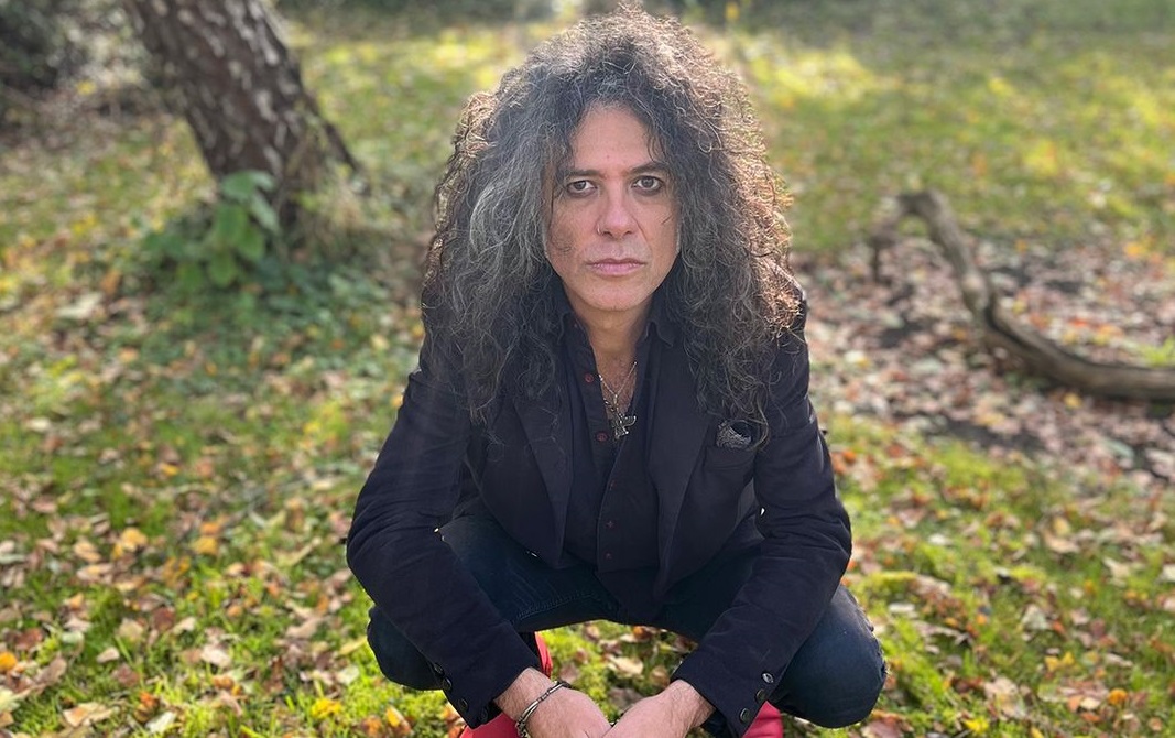 Ya está disponible su primer single 'Water Into Wine'