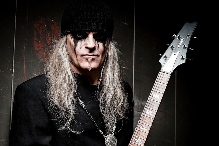 Tom G. Warrior: "Tiene que haber cierta dignidad en lo que haces"